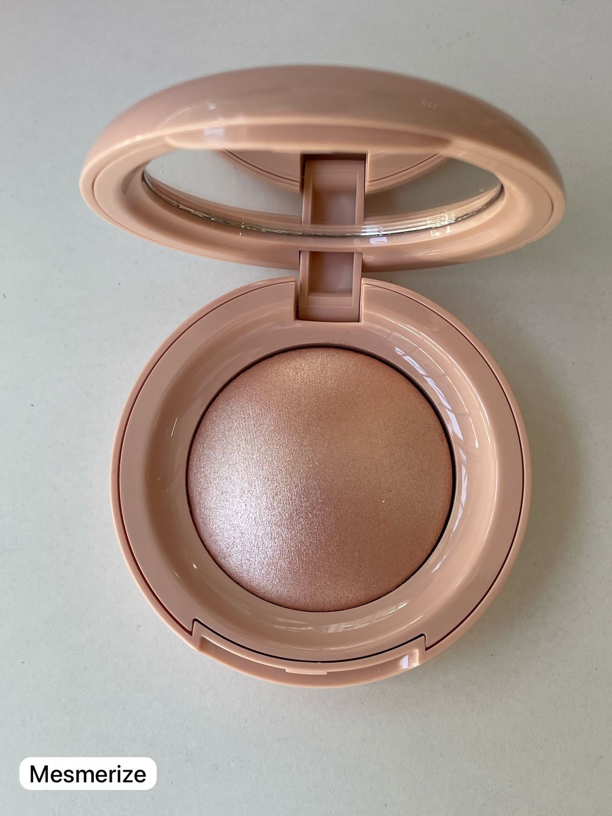 Positive light silky touch highlighter Mesmerize